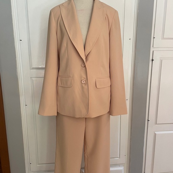 Kasper Women's Pant Suit‎ Set, Blazer, skirt and Wide Leg Trousers, Neutral Tan - Picture 2 of 16